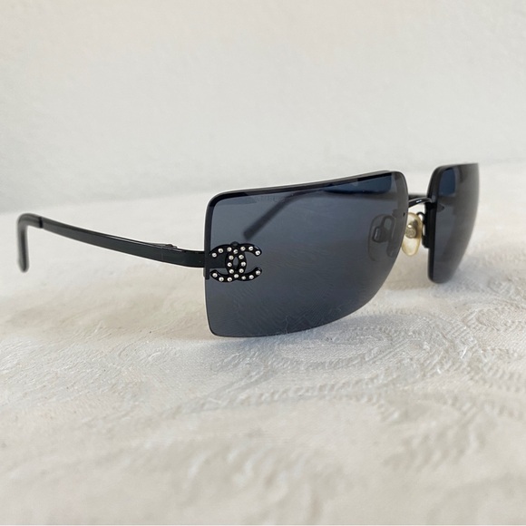 Chanel crystal CC Logo Sunglasses - Picture 9 of 14